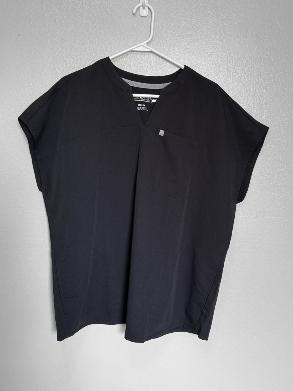 Fabletics Scrub Top Black XXL/1X NWOT
